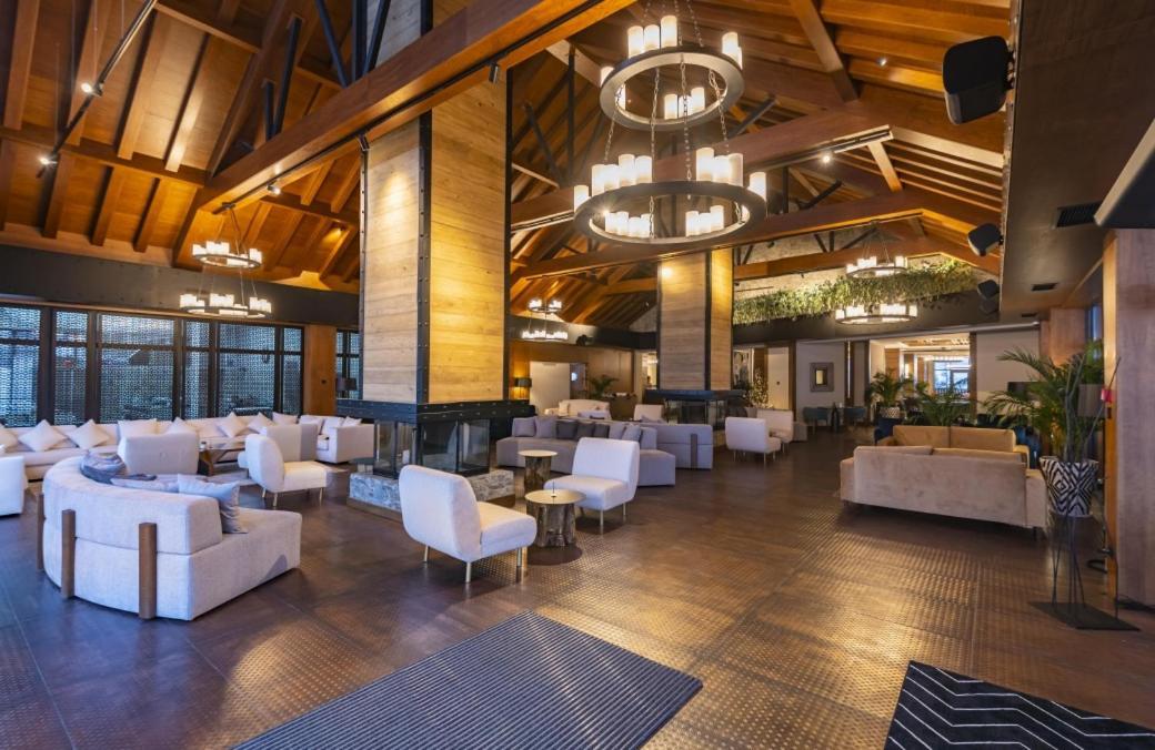Ambassadori Goderdzi Hotel Ngoại thất bức ảnh