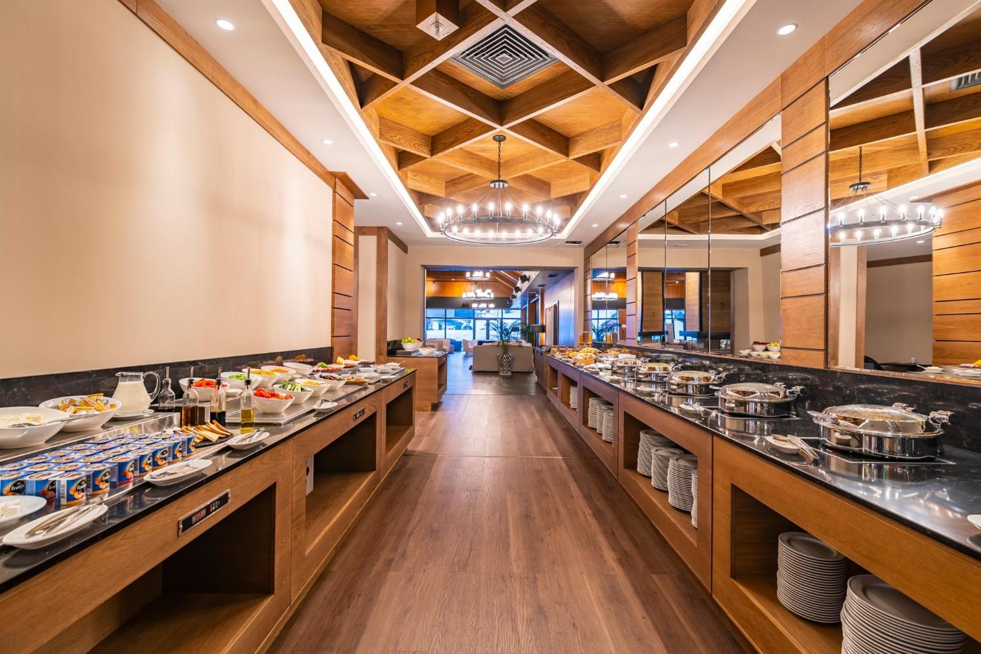 Ambassadori Goderdzi Hotel Ngoại thất bức ảnh